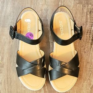 Soda sandals